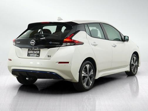 Pearl White 2022 Nissan Leaf SV PLUS