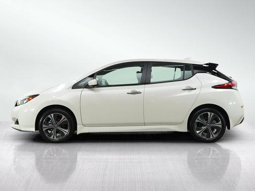 Pearl White 2022 Nissan Leaf SV PLUS