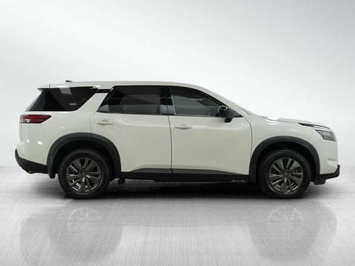 2023 Nissan Pathfinder S