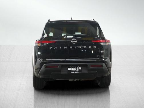2023 Nissan Pathfinder SV