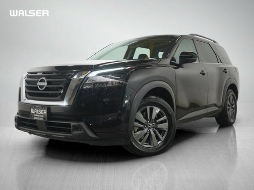 2023 Nissan Pathfinder SV