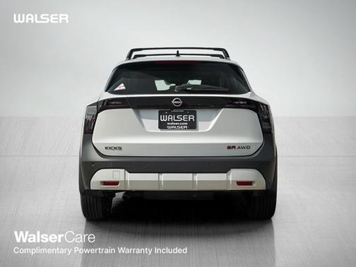 Aspen White Tricoat 2026 Nissan Kicks SR
