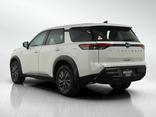 2024 Nissan Pathfinder S