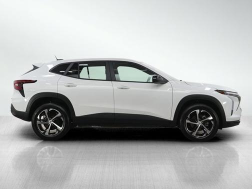 Summit White 2024 Chevrolet Trax 1RS
