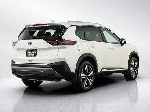 Pearl White Tricoat 2023 Nissan Rogue SL