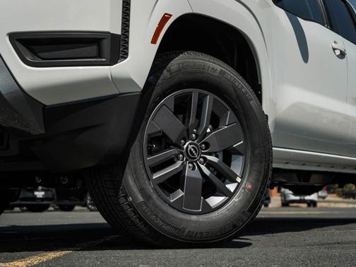 Glacier White 2026 Nissan Frontier SV