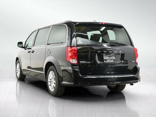 Brilliant Black Crystal Pearlcoat 2020 Dodge Grand Caravan SXT