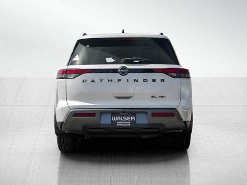 Everest White Pearl Tricoat 2026 Nissan Pathfinder SL
