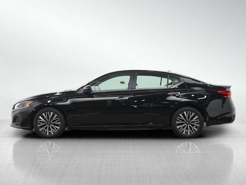Super Black Clearcoat 2025 Nissan Altima SV