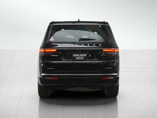 Diamond Black Crystal Pearlcoat 2023 Jeep Wagoneer Series II