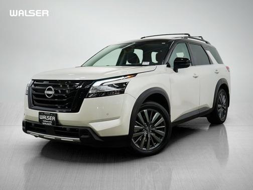 Pearl White Tricoat/Super Black 2024 Nissan Pathfinder SL