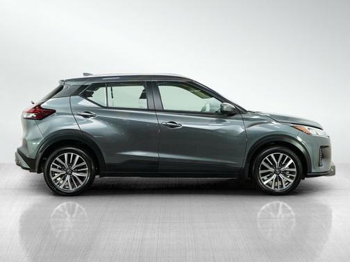 Gun Metallic 2023 Nissan Kicks SV