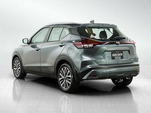 Gun Metallic 2023 Nissan Kicks SV