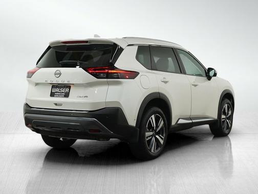 Pearl White Tricoat 2023 Nissan Rogue SL