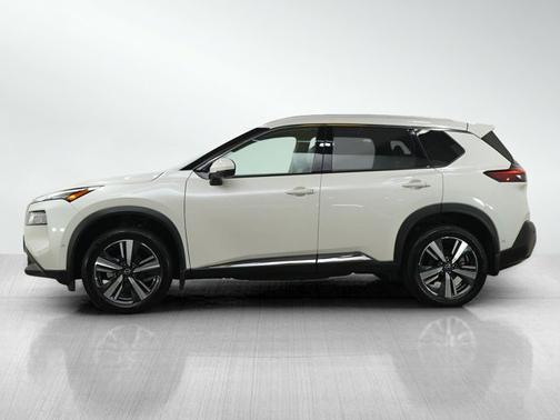 Pearl White Tricoat 2023 Nissan Rogue SL