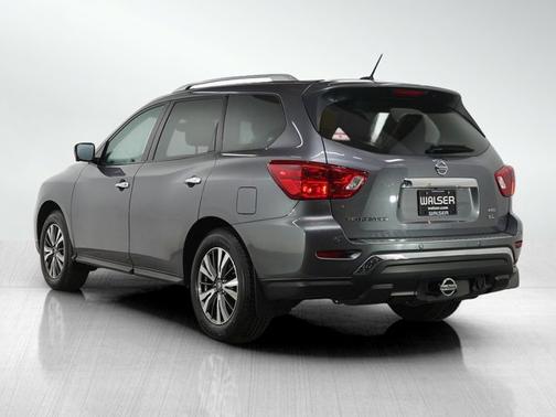 2017 Nissan Pathfinder SL