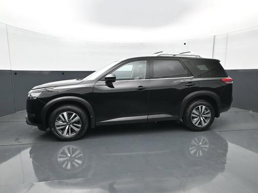Super Black 2024 Nissan Pathfinder SL