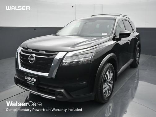 Super Black 2024 Nissan Pathfinder SL