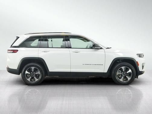 Bright White Clearcoat 2024 Jeep Grand Cherokee 4xe