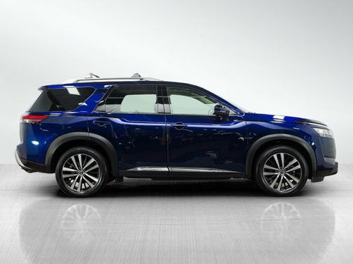 Deep Ocean Blue Pearl 2023 Nissan Pathfinder Platinum