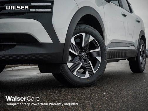 Aspen White/Super Black 2026 Nissan Kicks SV