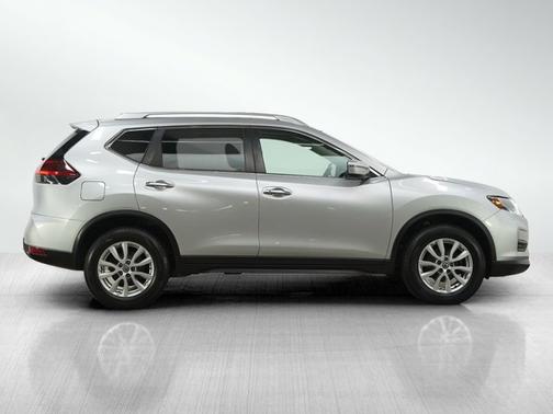Brilliant Silver Metallic 2019 Nissan Rogue SV
