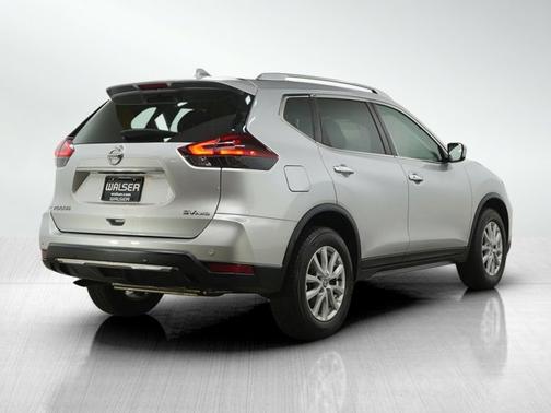 Brilliant Silver Metallic 2019 Nissan Rogue SV