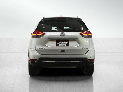 Brilliant Silver Metallic 2019 Nissan Rogue SV