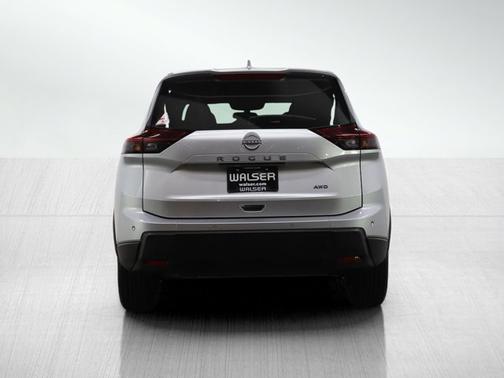 Brilliant Silver Metallic 2025 Nissan Rogue SV