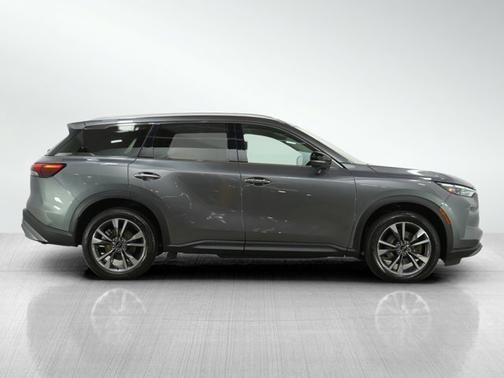 2022 INFINITI QX60 LUXE