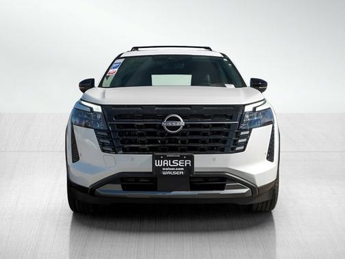 Everest White Pearl Tricoat 2026 Nissan Pathfinder SL