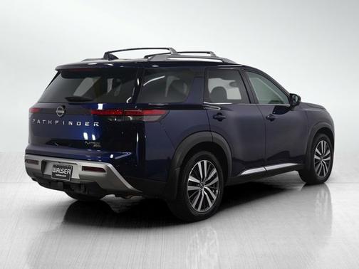 2022 Nissan Pathfinder Platinum
