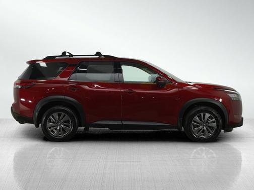 2023 Nissan Pathfinder SV