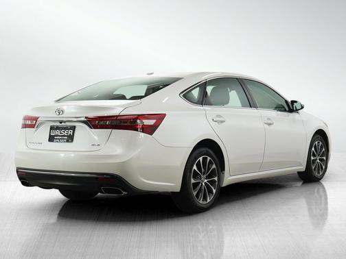 Blizzard Pearl 2018 Toyota Avalon XLE Premium