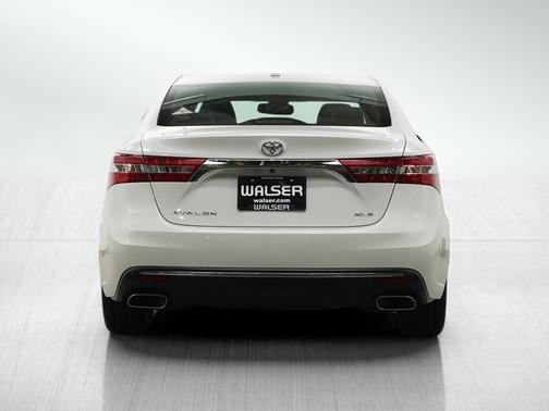 Blizzard Pearl 2018 Toyota Avalon XLE Premium