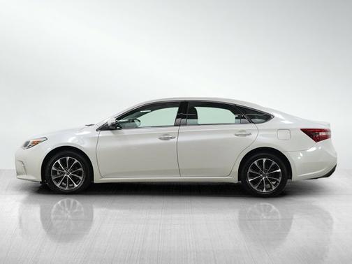 Blizzard Pearl 2018 Toyota Avalon XLE Premium