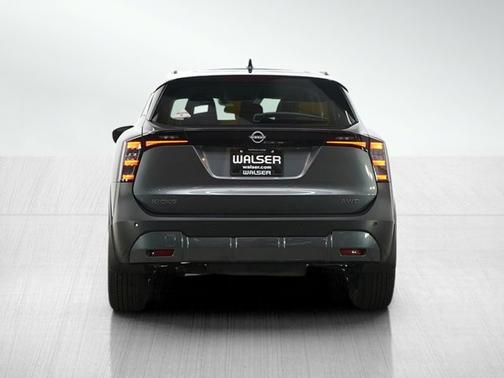 Gun Metallic/Super Black 2025 Nissan Kicks SV