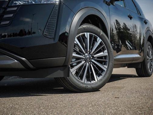 Super Black 2026 Nissan Pathfinder Platinum