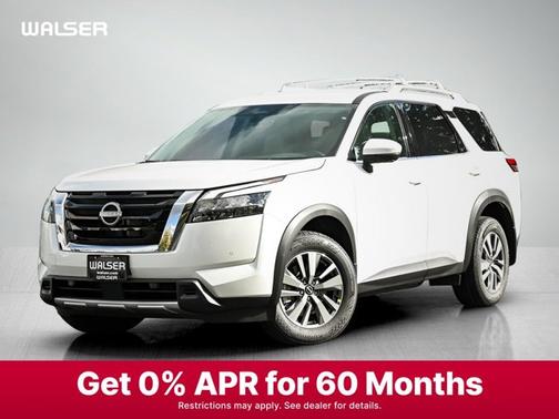 2025 Nissan Pathfinder SL