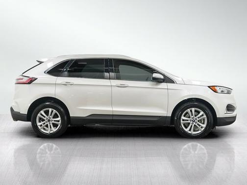 White Platinum Clearcoat Metallic 2019 Ford Edge SEL