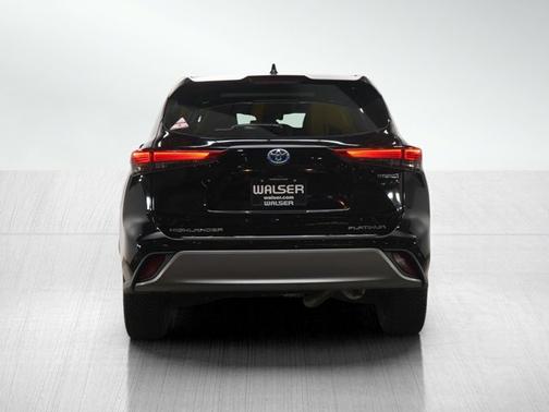 2021 Toyota Highlander Hybrid Platinum