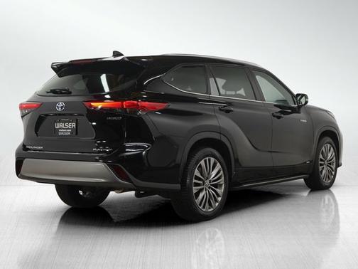 2021 Toyota Highlander Hybrid Platinum