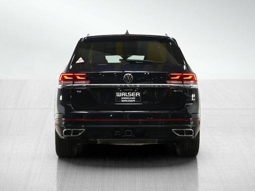 Black 2023 Volkswagen Atlas 3.6L V6 SEL Premium R-Line