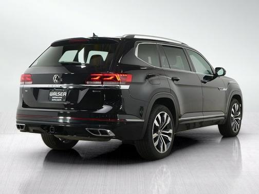 Black 2023 Volkswagen Atlas 3.6L V6 SEL Premium R-Line