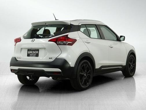 Aspen White Tricoat 2019 Nissan Kicks SR