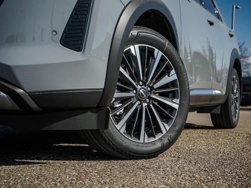 Boulder Gray Pearl 2026 Nissan Pathfinder Platinum