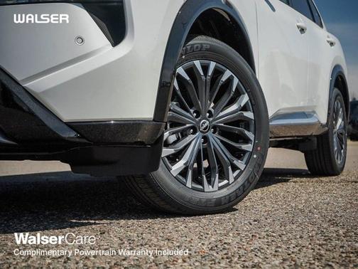 Everest White Pearl Tricoat 2026 Nissan Rogue Platinum