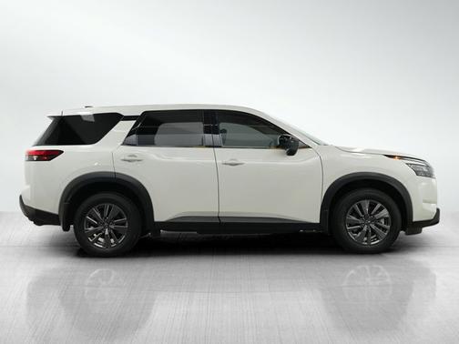 2023 Nissan Pathfinder S