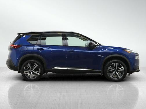 Caspian Blue Metallic/Super Black 2023 Nissan Rogue SL