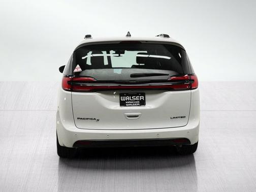 Bright White Clearcoat 2025 Chrysler Pacifica Limited